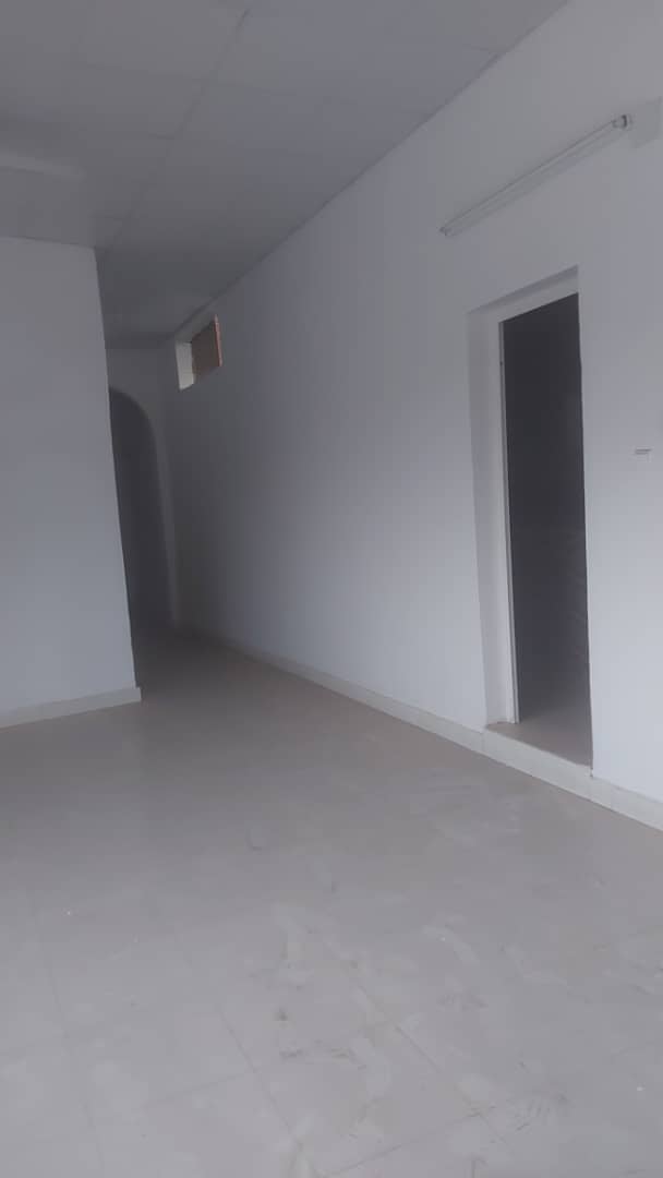 Appartement F3 avec espace de stockage à louer à Barwako 1