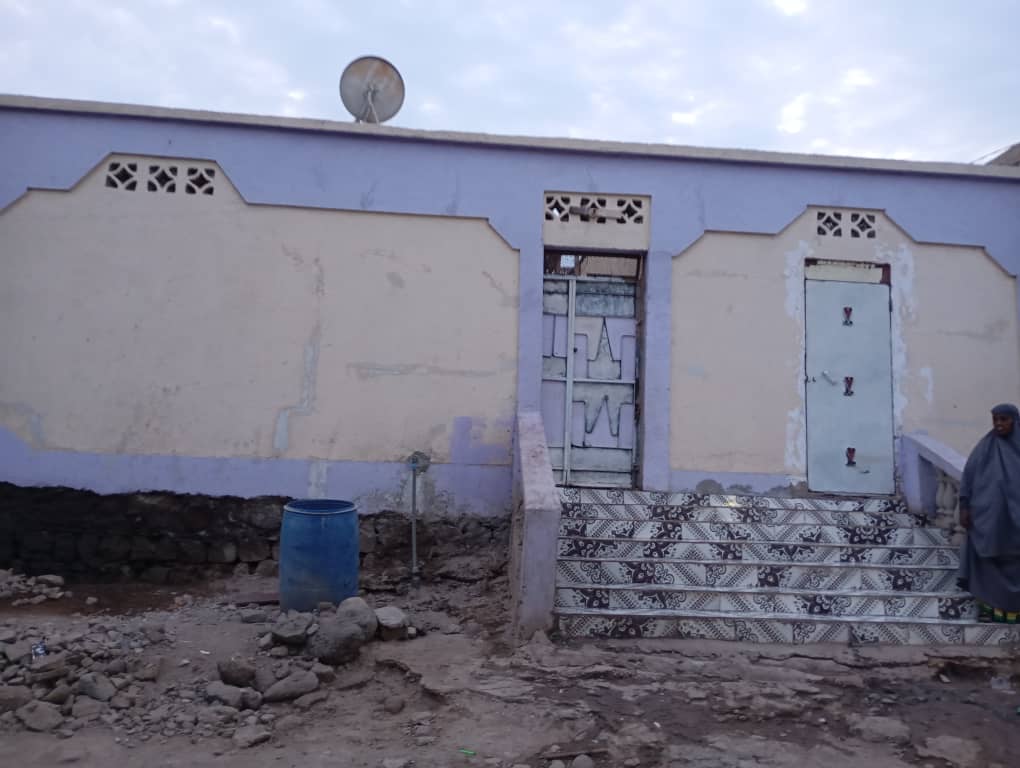 Maison 5 chambres en béton, quartier calme - Balbala 10 - 150 m²