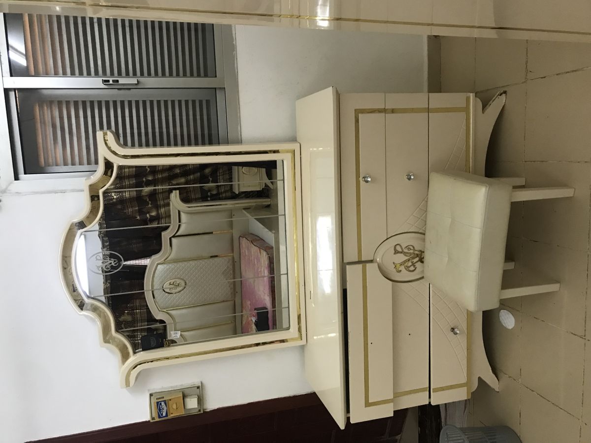 Meuble neuf en excellent état