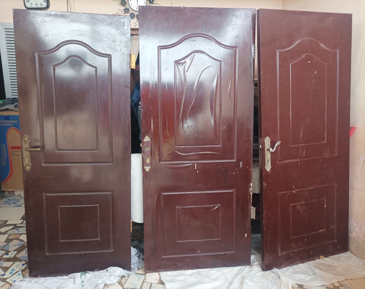 Lot de 3 portes en bois en excellent état