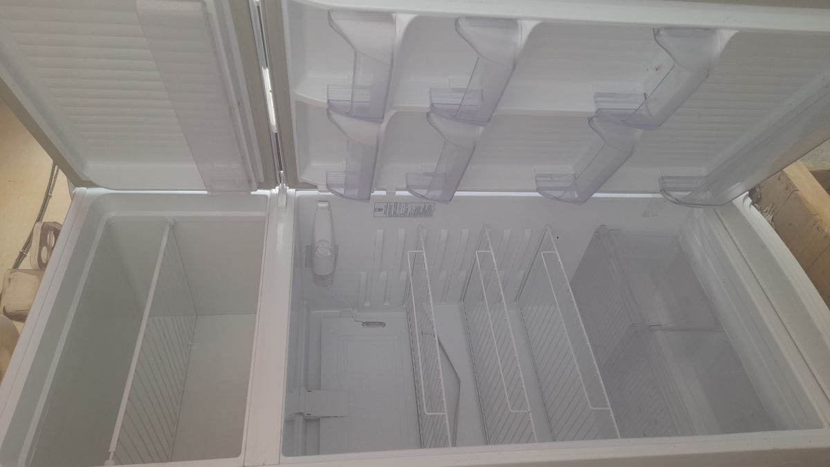 Réfrigérateur Blanc Économique à Vendre