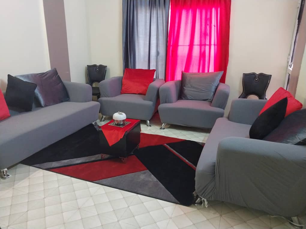 Salon complet 6 places avec tapis et rideaux