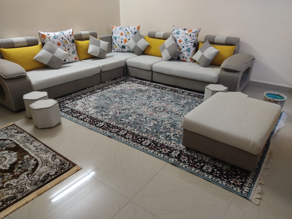 Ensemble salon, tèlèvision Samsung, table à manger, grand armoire à vendre