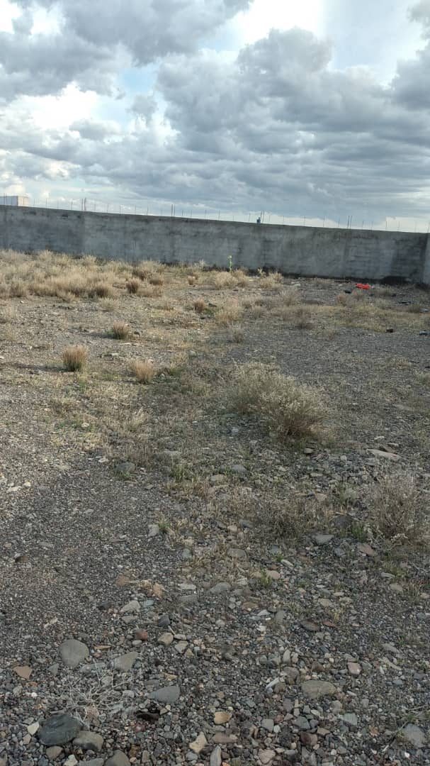 Terrain à vendre à PK12, près de l\'usine de plastique, 1250m2
