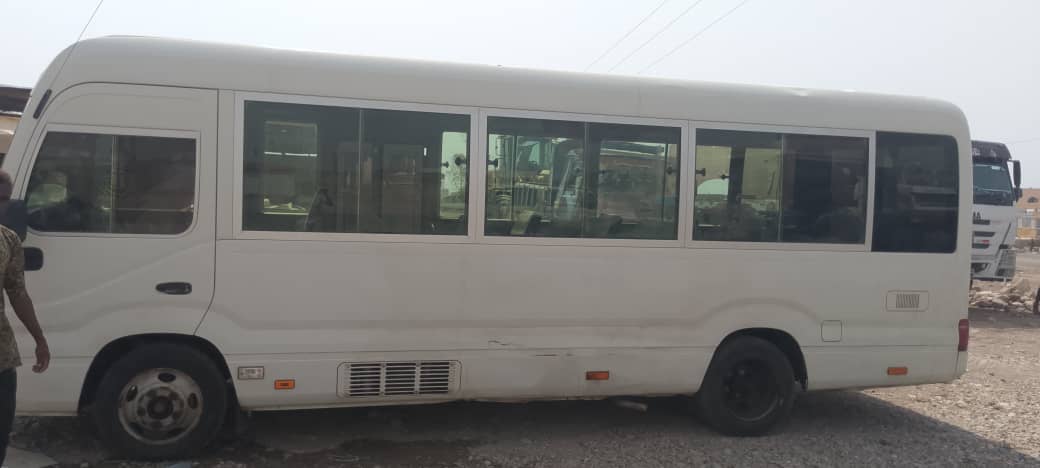 Toyota Coaster - 30 places - Essence - Boîte manuelle