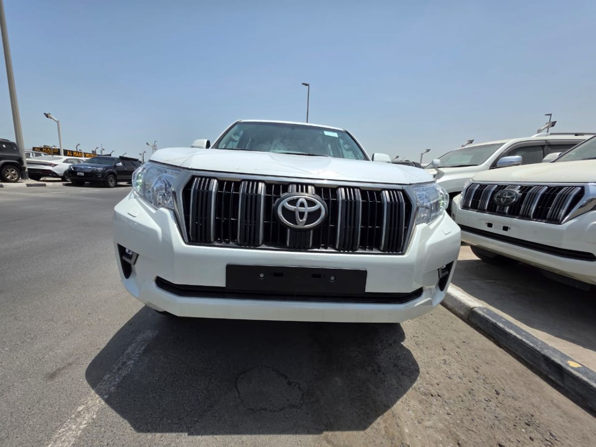 Toyota Prado 2.8L 2023, boîte automatique, diesel, excellent état