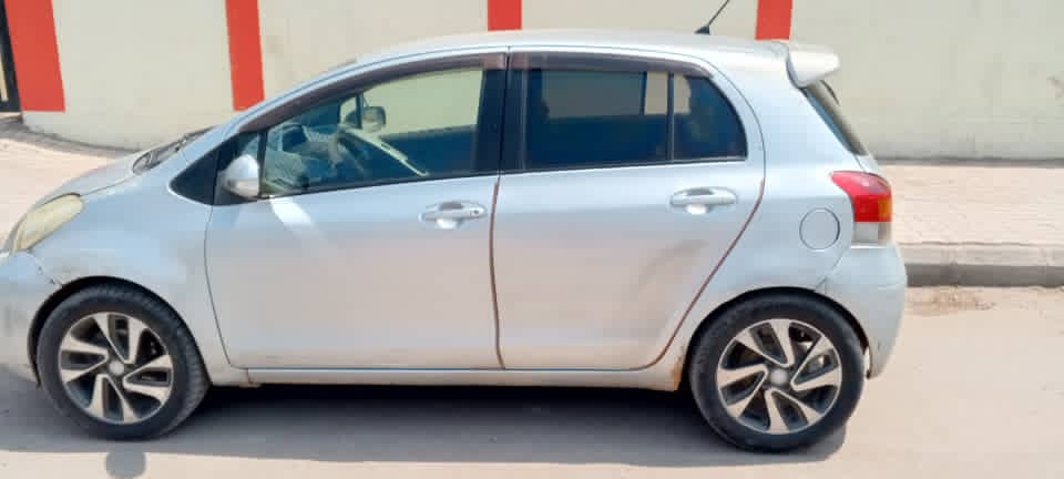 Toyota Yaris 2012, automatique, essence économique