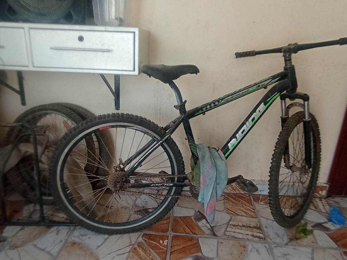 Vélo à vendre - Roue de secours incluse