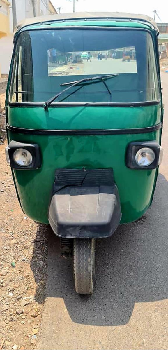 Bajaj Peugeot Marill - Moto à trois roues en bon état