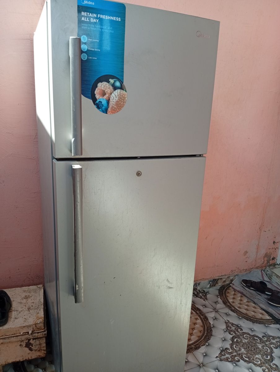 Réfrigérateur neuf, peu utilisé, parfait état