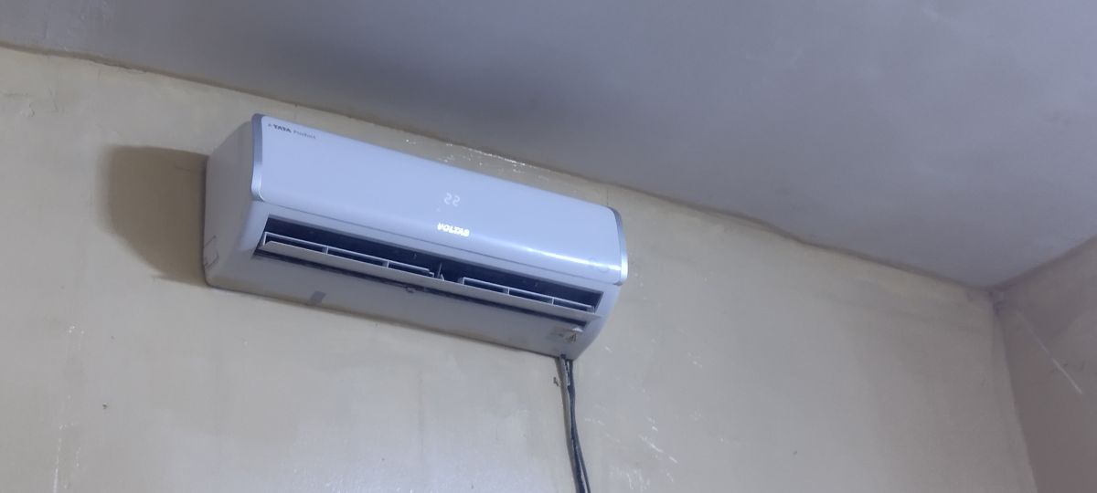 Climatiseur Voltas neuf, acheté en février 2025, sous garantie