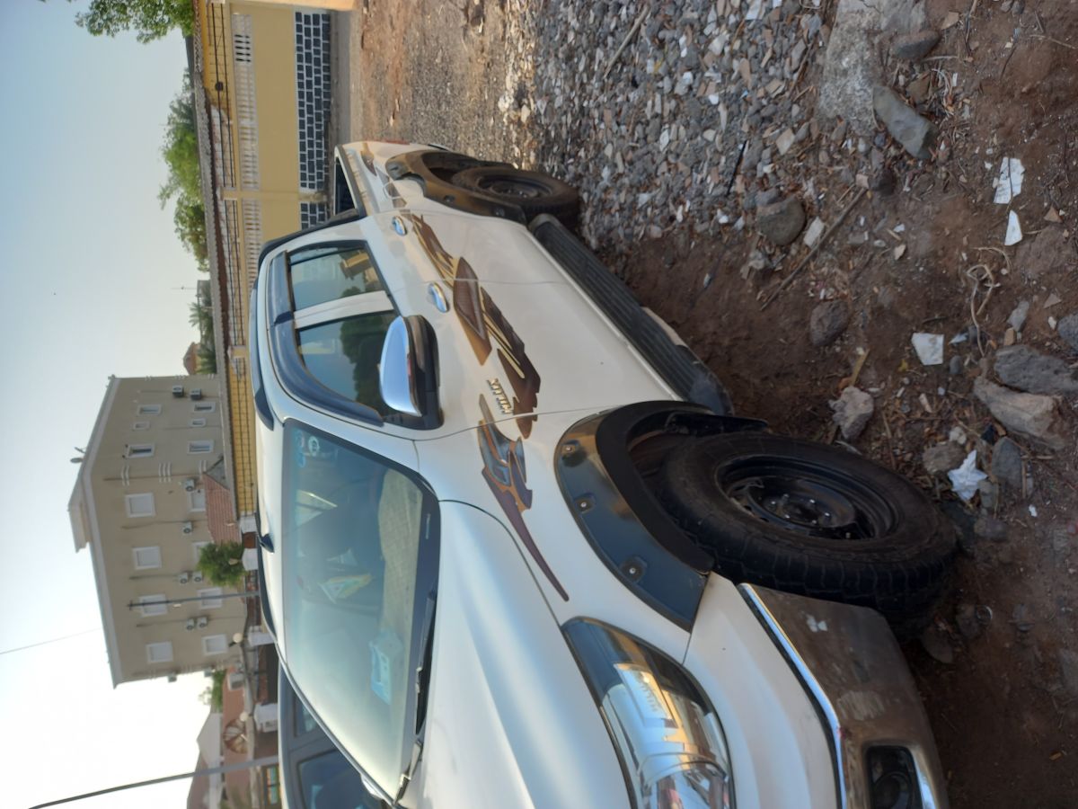 Toyota Hilux automatique diesel climatisée