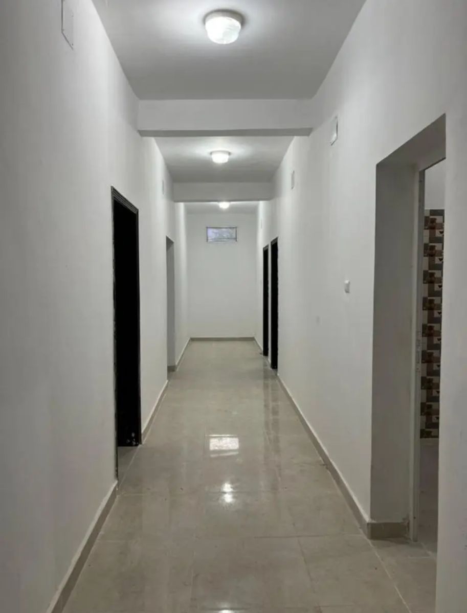 2 Appartement spacieux avec suppresseur d\'eau dans la cité Wadagir