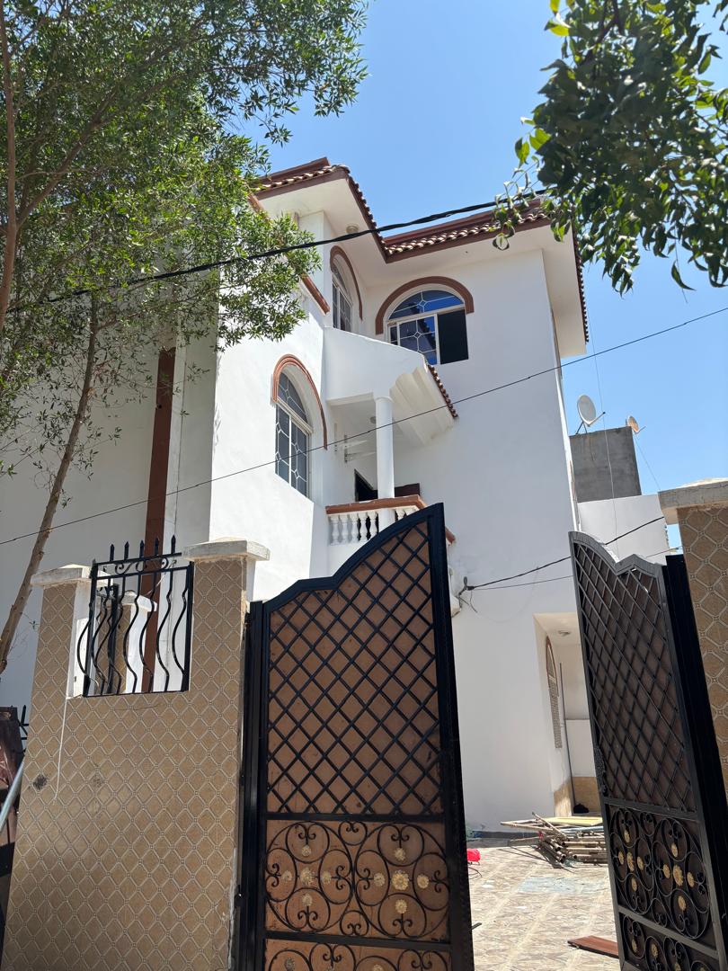 Triplex F7 a louer avec parking et terrasse à Gabode 5