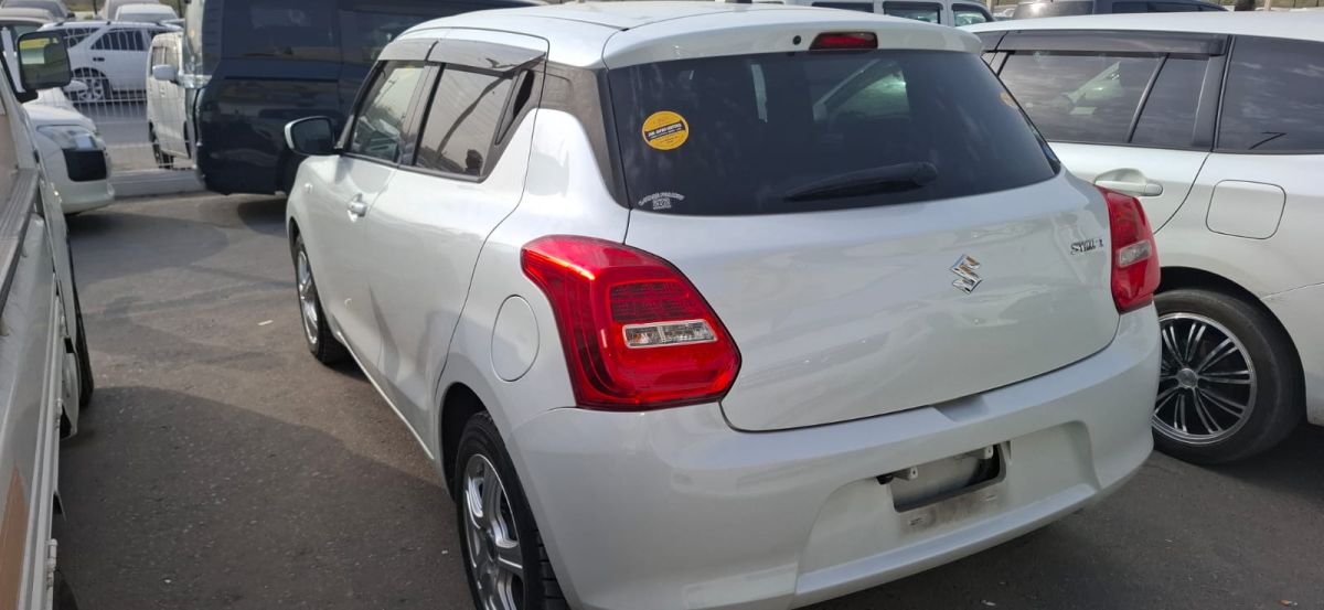 Suzuki Swift 2018, importée de Dubaï, état impeccable