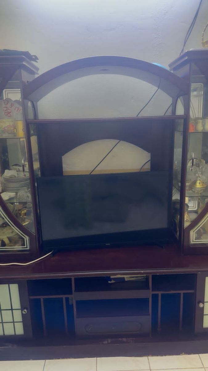 Meubles complets pour salle à manger et salon, télévision LG comprise