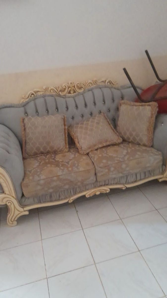 Meubles complets pour salle à manger et salon, télévision LG comprise