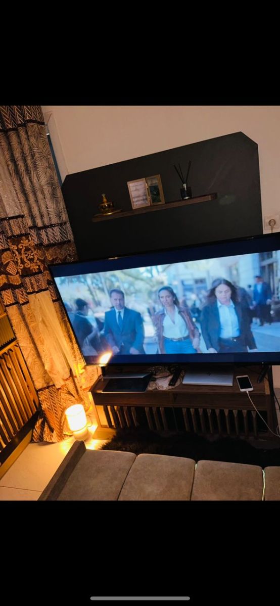 Chambre à coucher complète moderne en très bon état