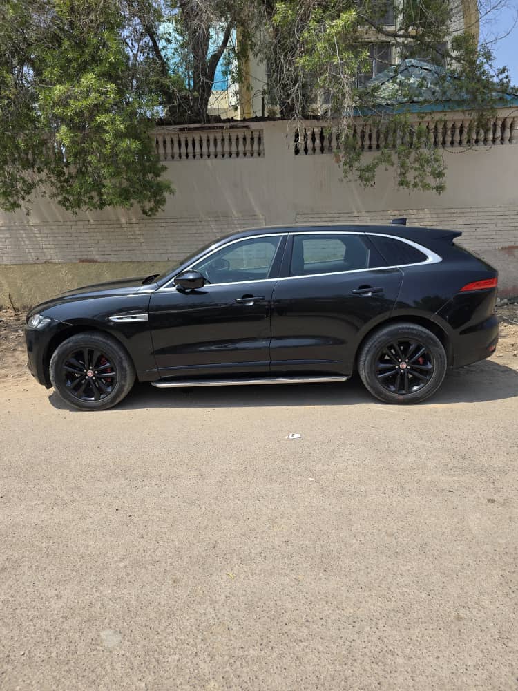 Jaguar F-Pace 2017, R Sport Diesel 180 CH, Confort absolu