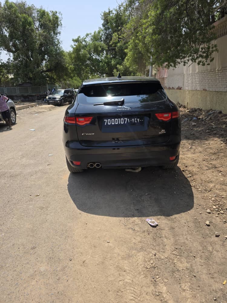 Jaguar F-Pace 2017, R Sport Diesel 180 CH, Confort absolu