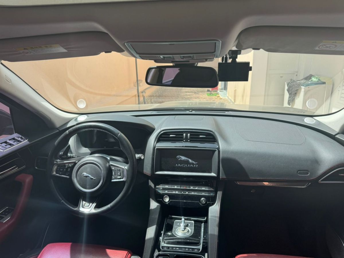 Jaguar F-Pace 2017, R Sport Diesel 180 CH, Confort absolu