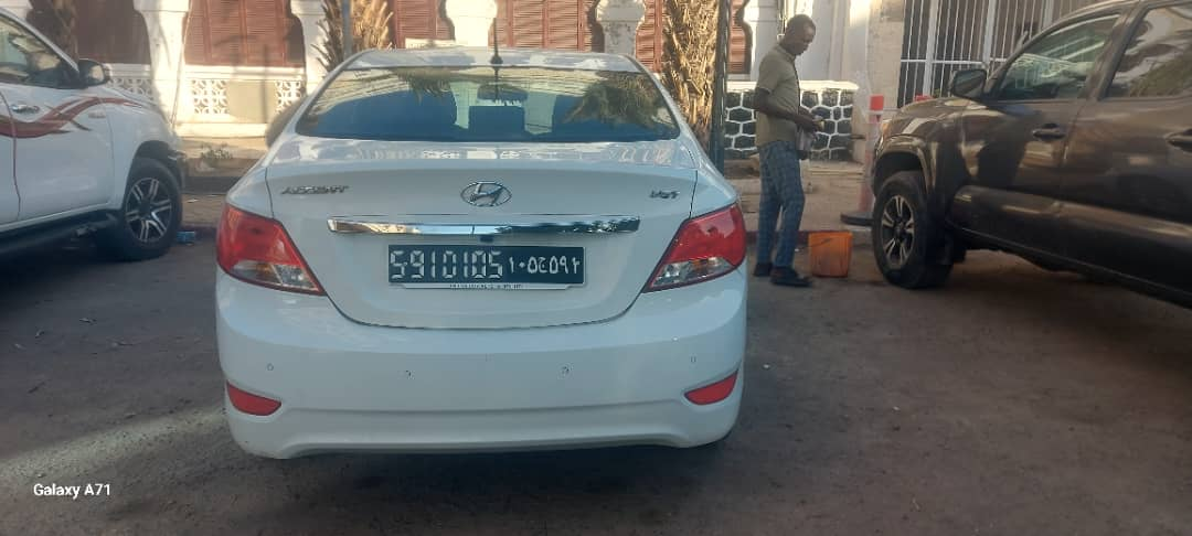 Hyundai Accent 2016, diesel, boîte automatique, faible kilométrage