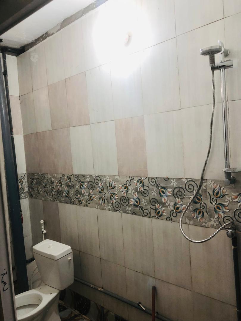 Belle maison F4 avec terrasse à Barwaqo 1, quartier calme et sécurisé