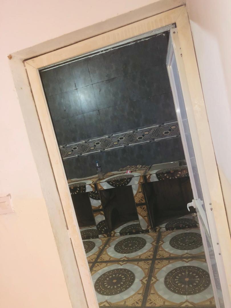 Belle maison F4 avec terrasse à Barwaqo 1, quartier calme et sécurisé