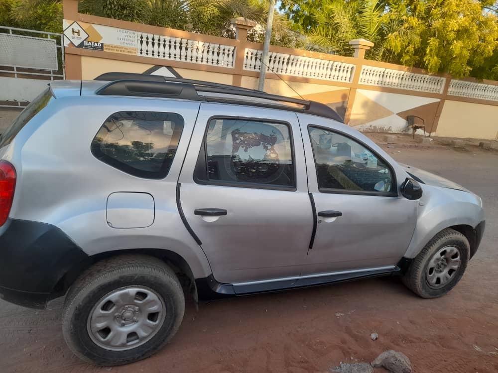 Renault Duster 2015, essence, boîte Automatique, bon état