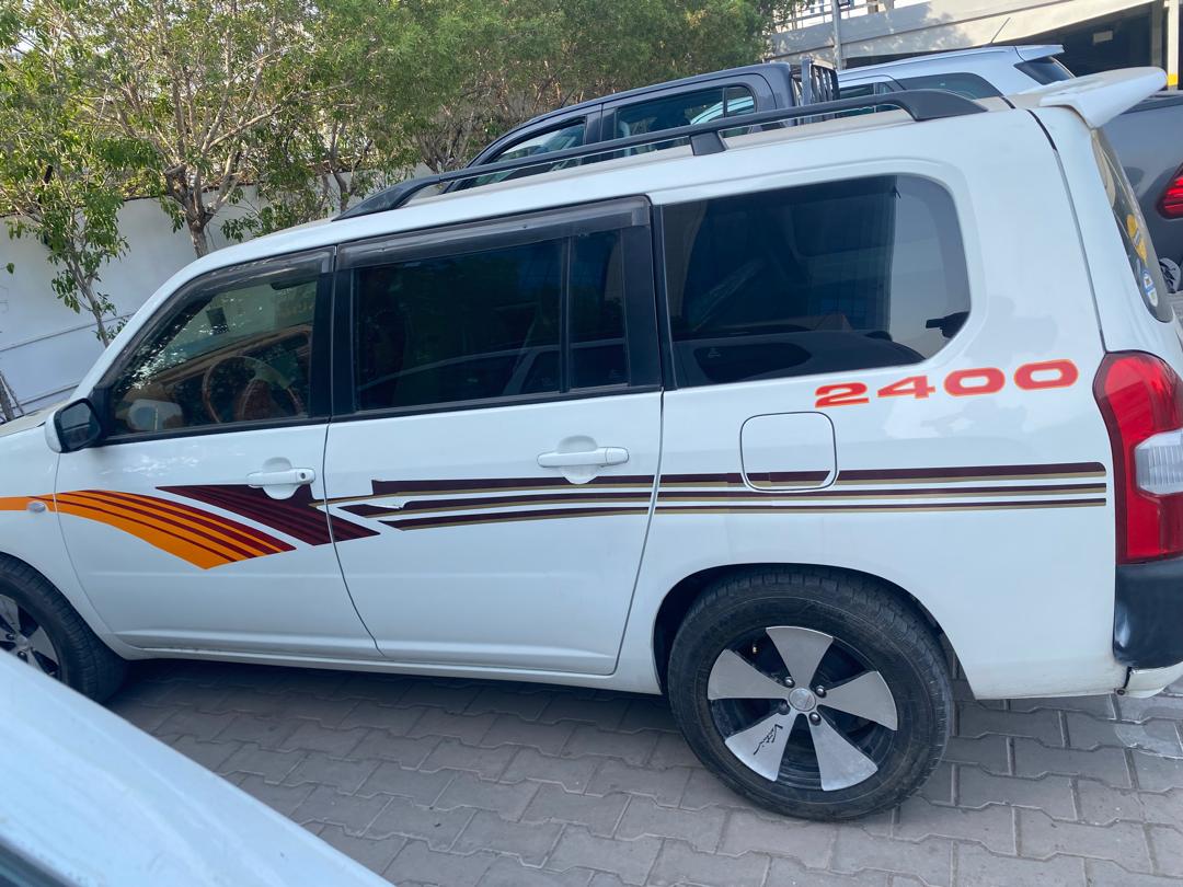 Toyota Probox 2019, conduite fluide, climatisation économique