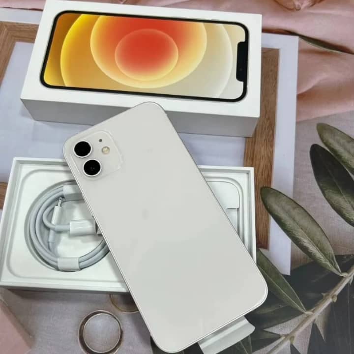 iPhone 12, neuf, marque américaine, négociable