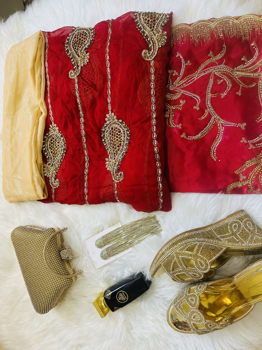 Boubou neuf pour mariage, cérémonie ou 40eme jour