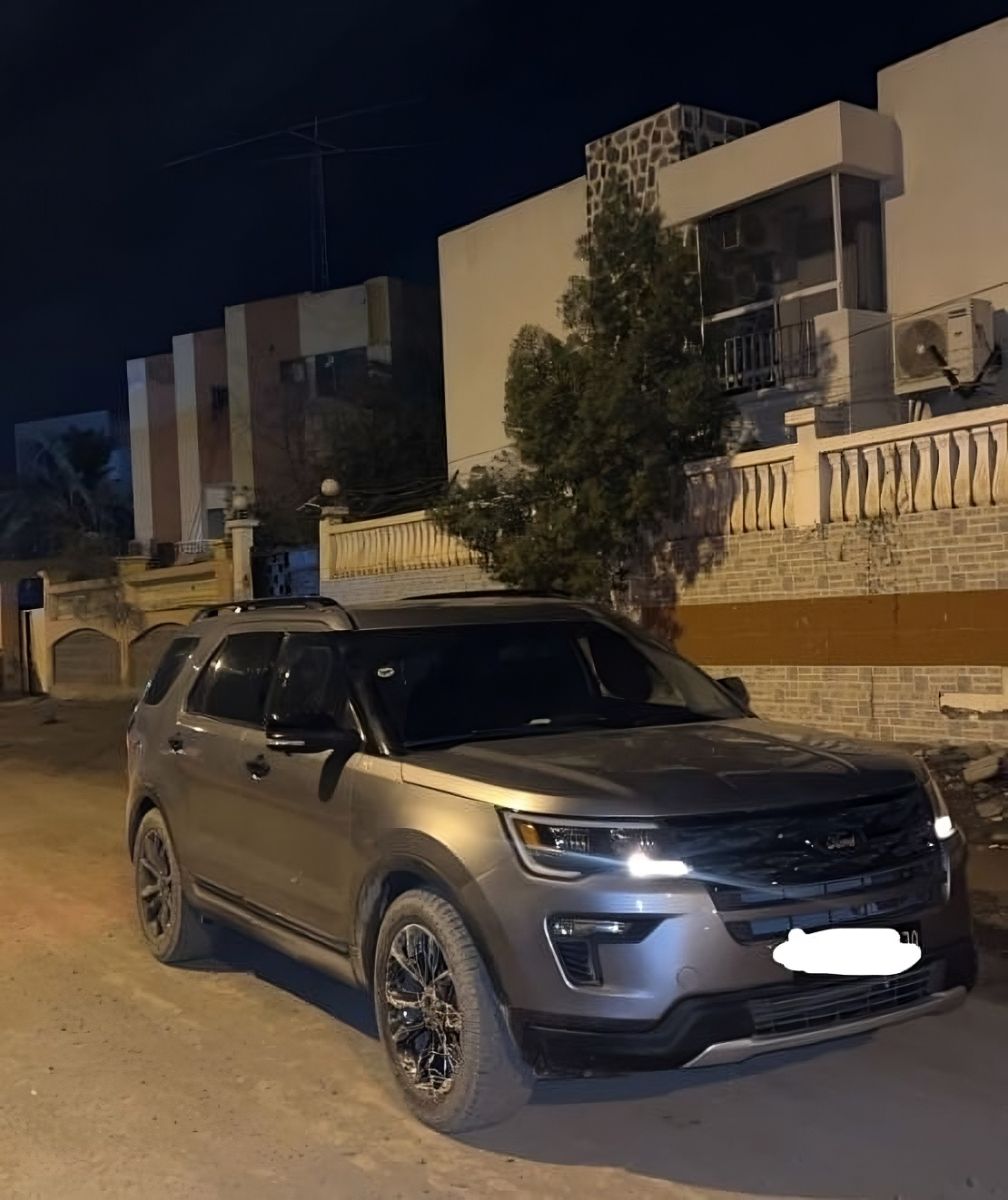 Ford Explorer Version Luxe & Sport, SUV haut de gamme, 4x4 AWD