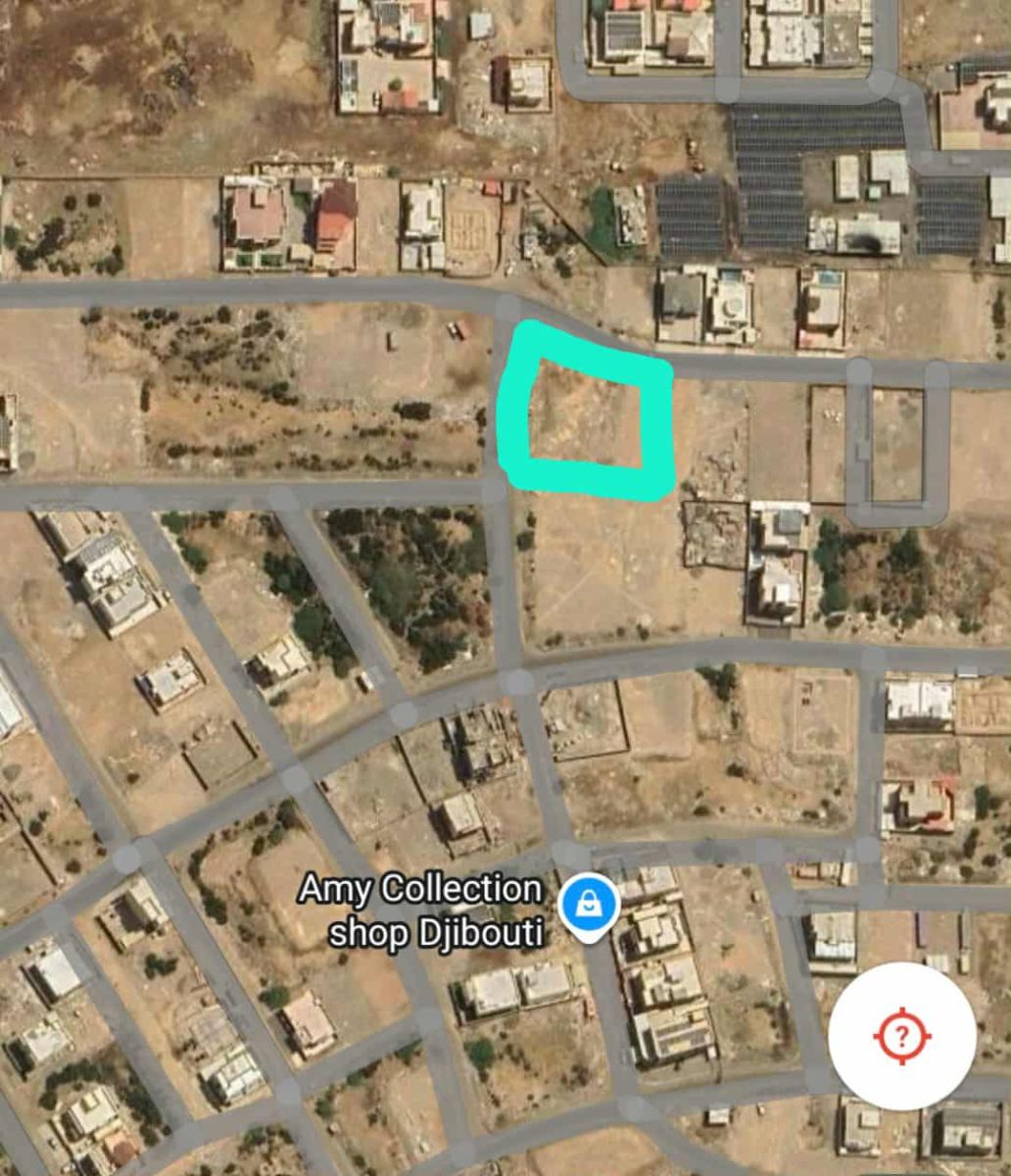 Terrain 800m² avec remblai à Haramous, un terrain avec 2 façades (coin)