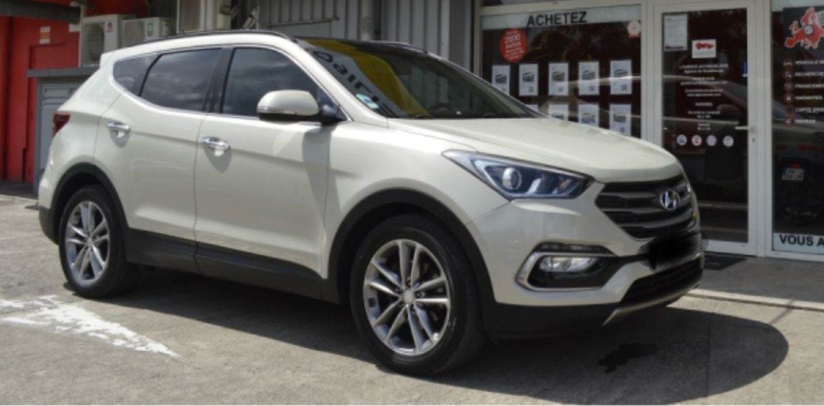 Hyundai Santa Fe 2016, full options, entretien à jour