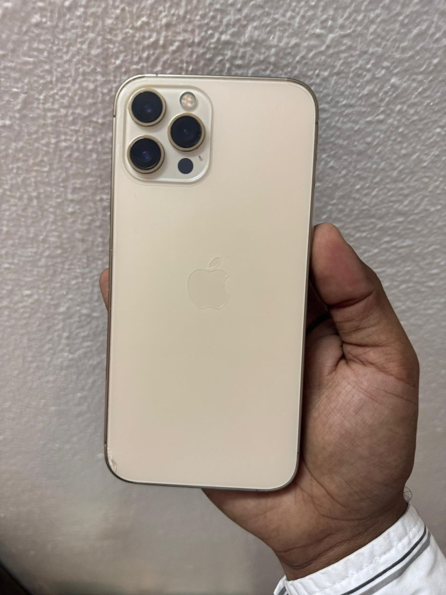 IPhone 12 Pro Max 128 Go, batterie 84%, excellent état