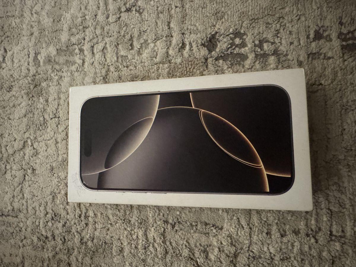 iPhone 16 Pro 256 Go, neuf sous scellé, couleur Titane Naturel