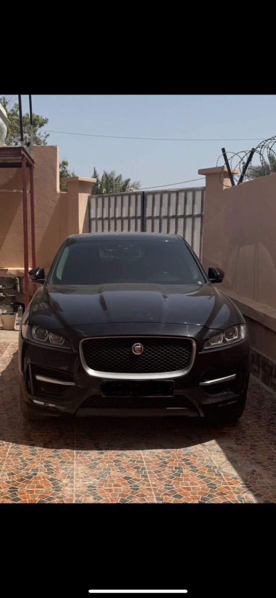 Jaguar F-Pace 2017, R Sport Diesel 180 CH, Confort absolu