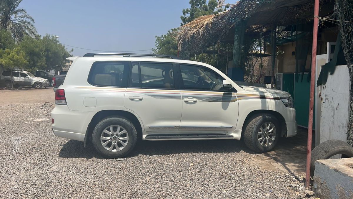 Toyota Land Cruiser 2017, SUV haut de gamme, 7 places, full options