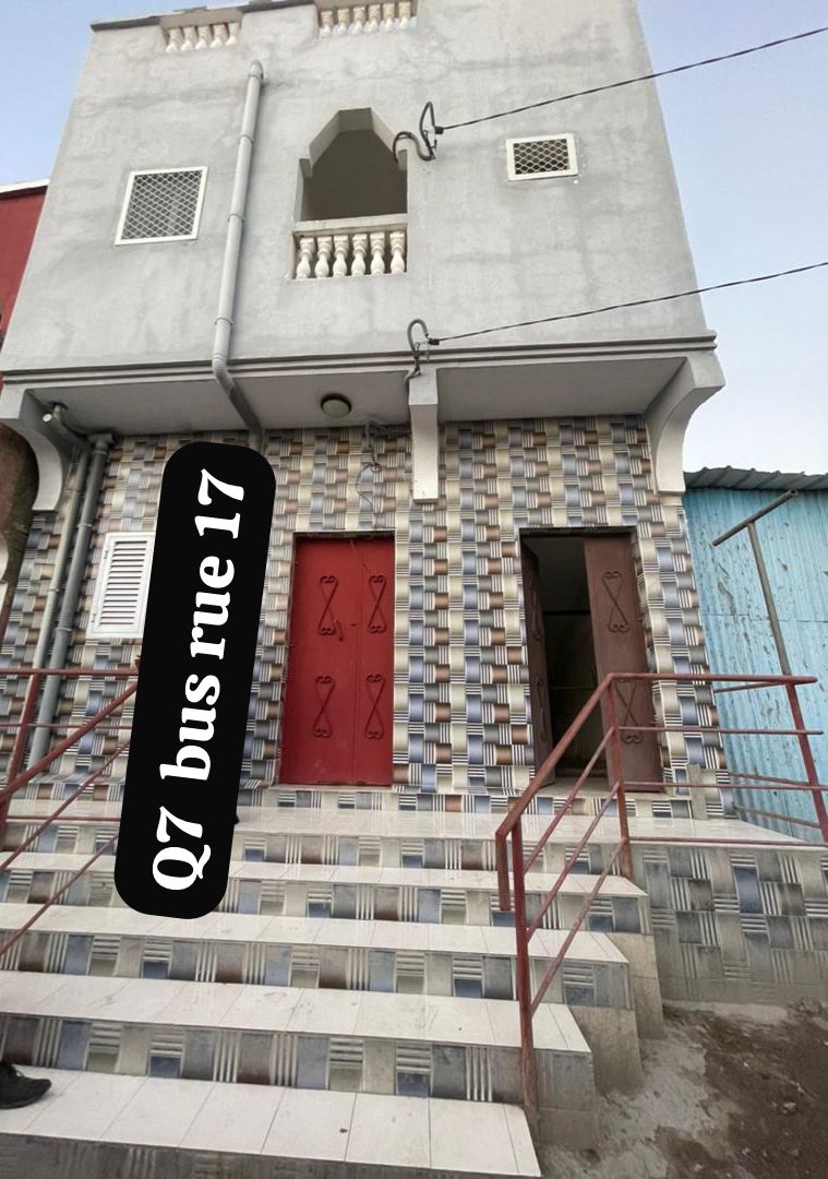 Maison Neuve F2 avec cuisine équipée à louer à Q7 bus rue 17