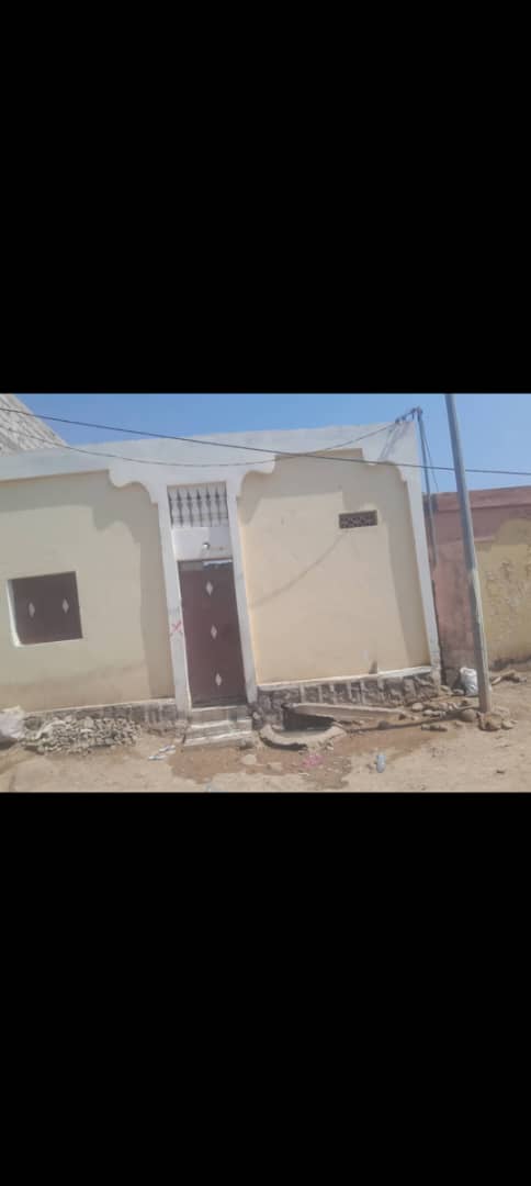 Maison F4 à vendre à PK12