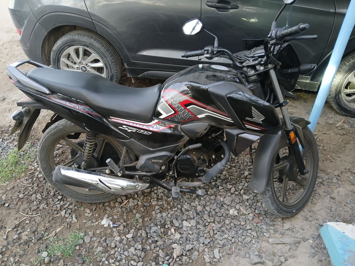 Moto Honda 125SP Automatique, 3 mois d\'utilisation