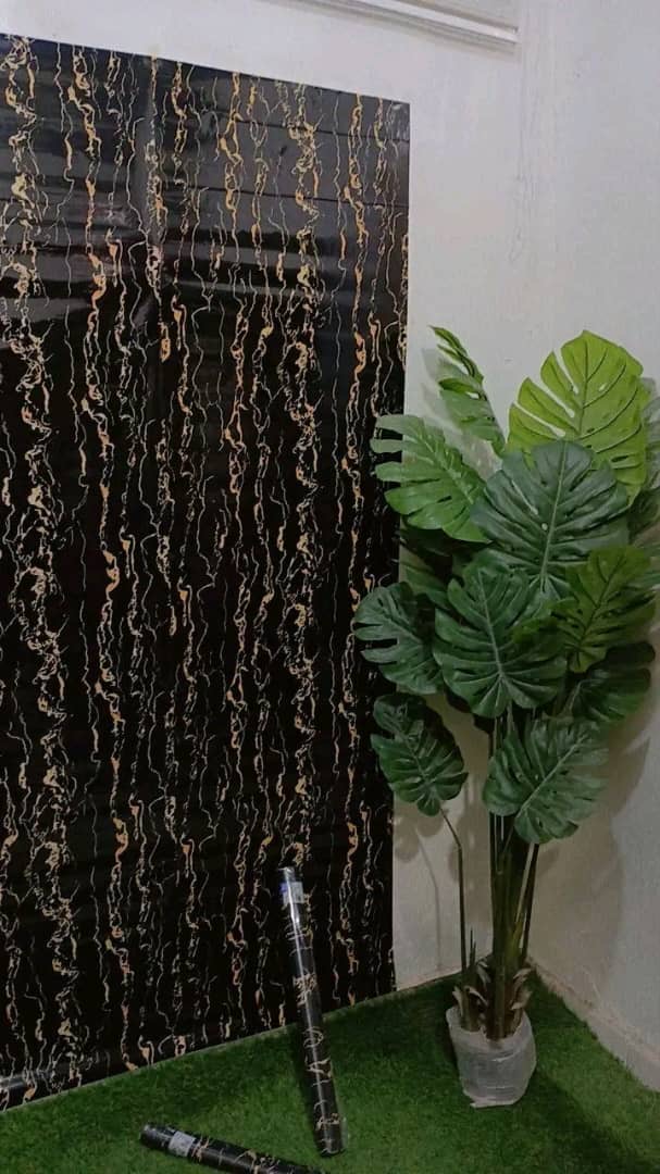 Papier peint adhésif