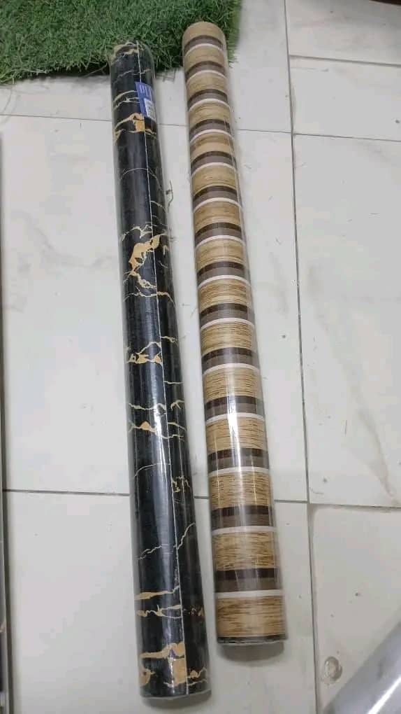 Papier peint adhésif