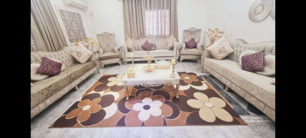 Salon de 15 places en excellent état à vendre