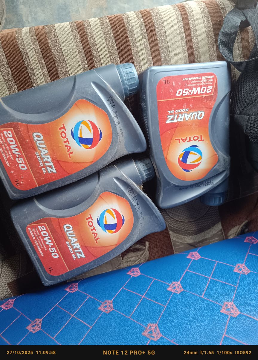 Huile moteur Total 20W50 pour voitures et motos