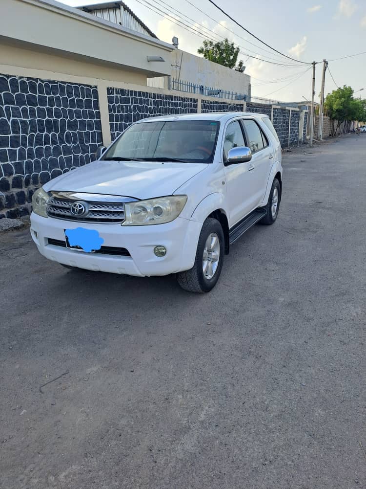 Toyota Fortuner 2011, diesel, boîte manuelle, robuste et économique