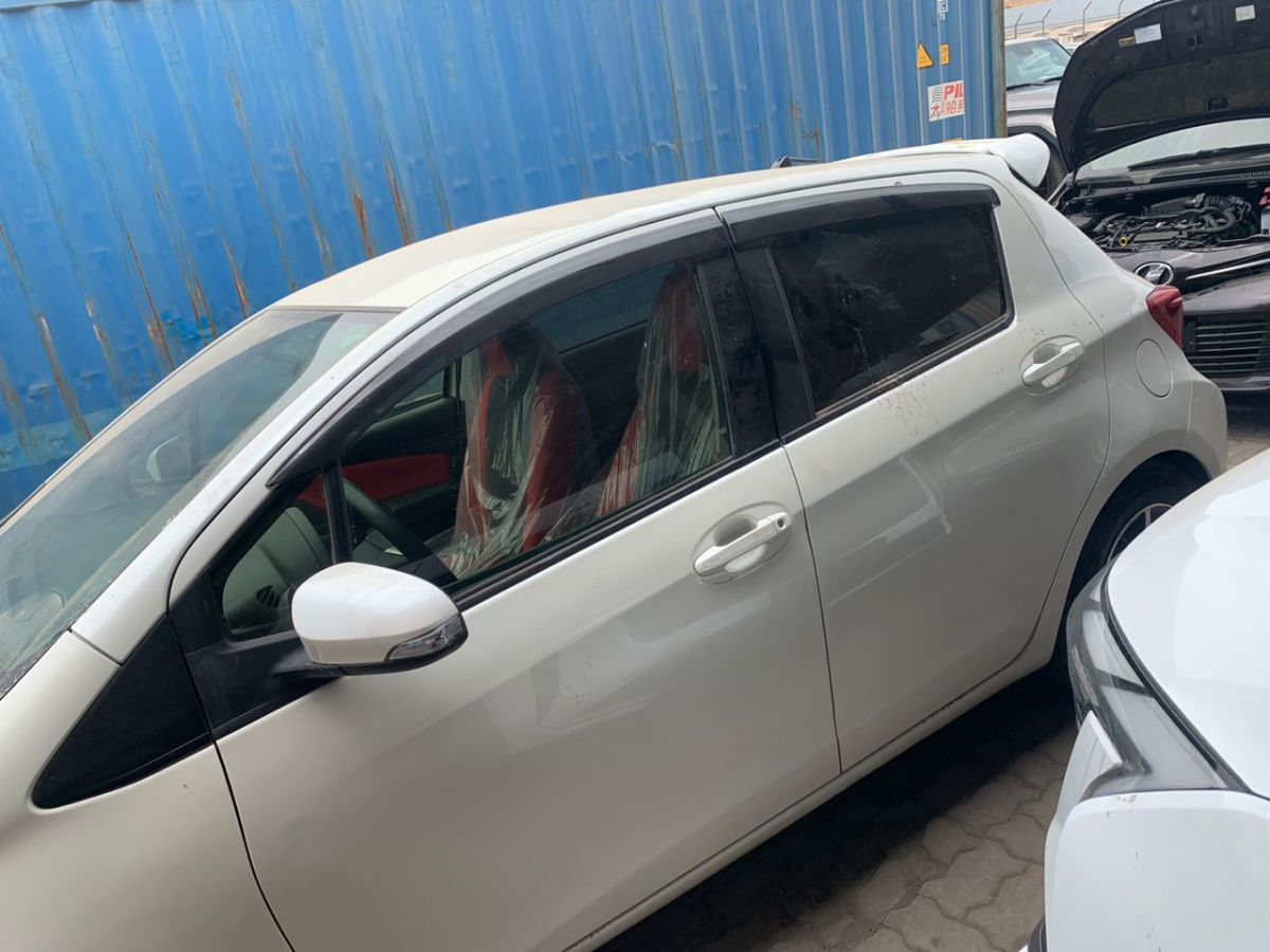 Toyota Vitz 2017 Essence, état impeccable, jamais utilisée