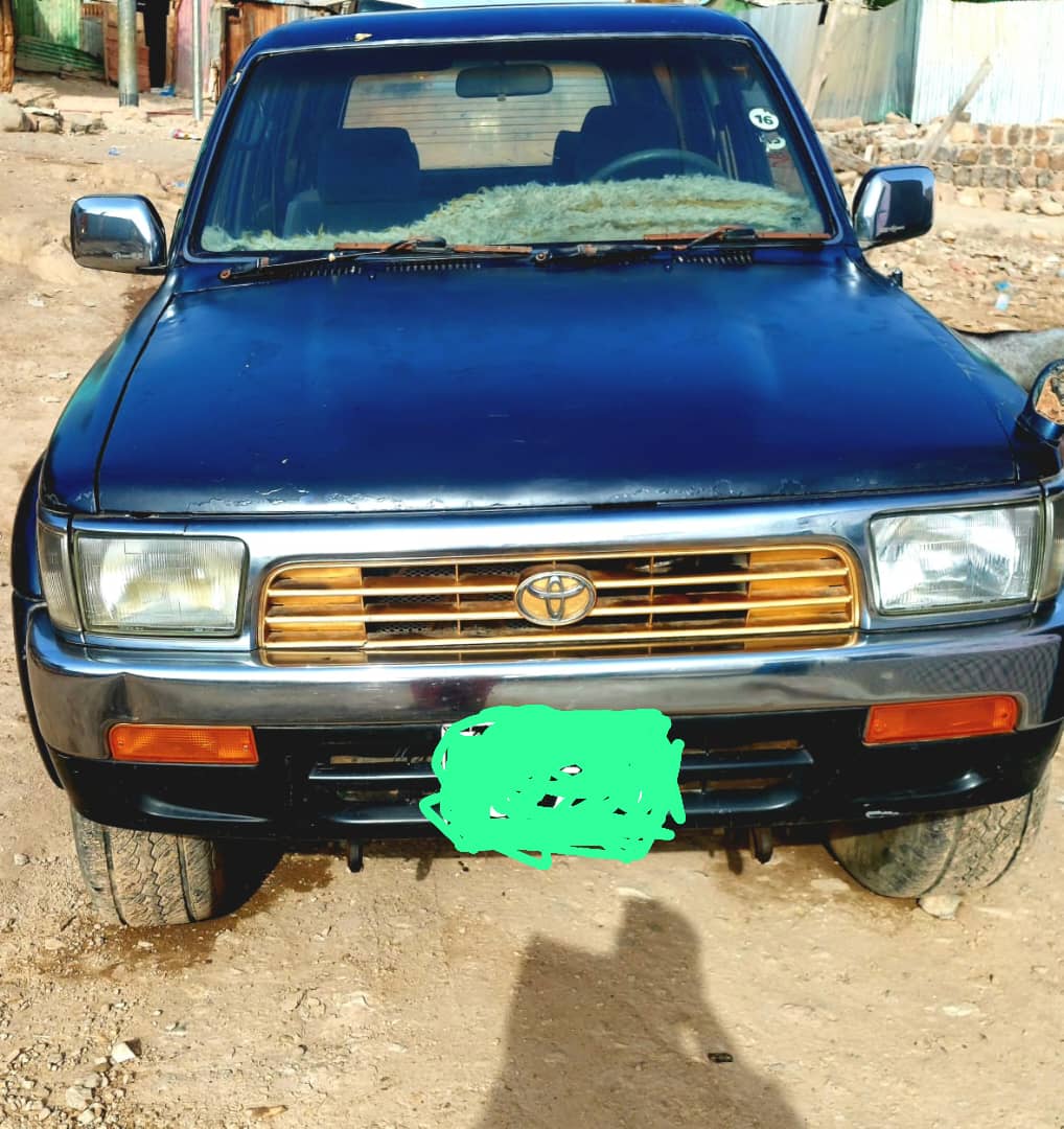 Toyota Hilux SURF Diesel, Boîte Manuelle, Très Bon État