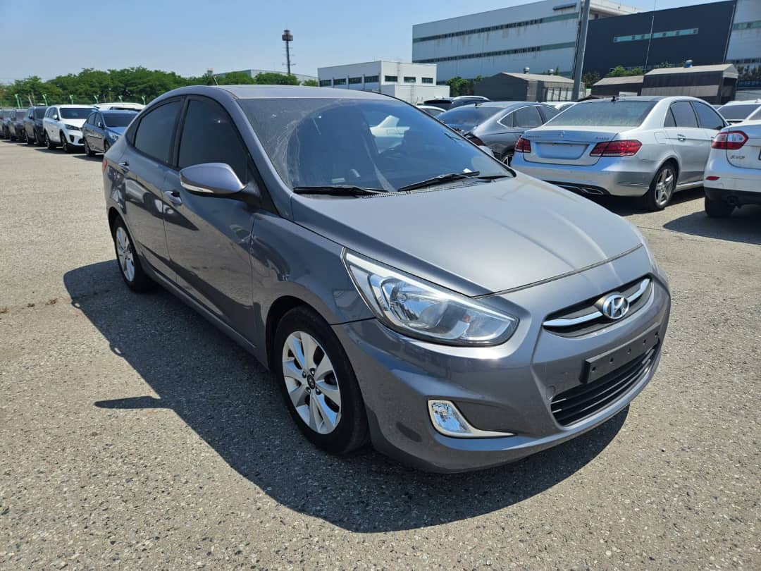 Hyundai Accent 2017, état neuf, diesel